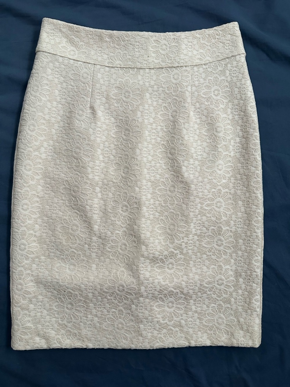 Banana Republic Cream Lace Pencil Skirt
